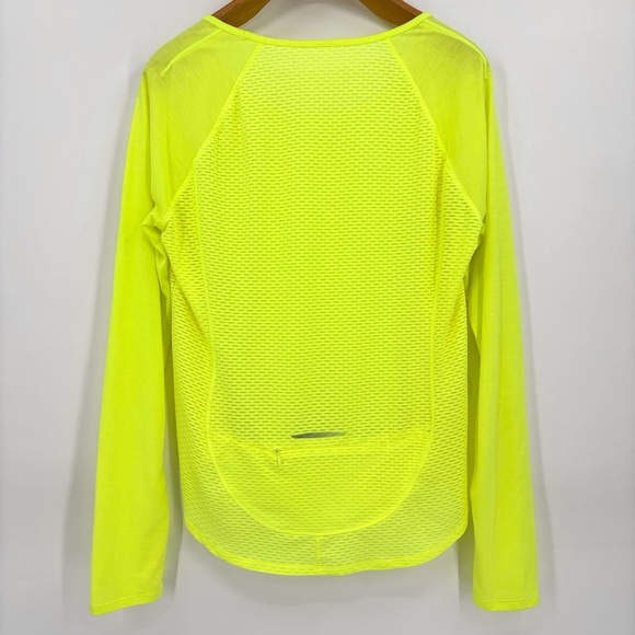 Under Armour Fluorescent Yellow Heat Gear Long Sleeve Thin Running Top, Large - Picture 15 of 16